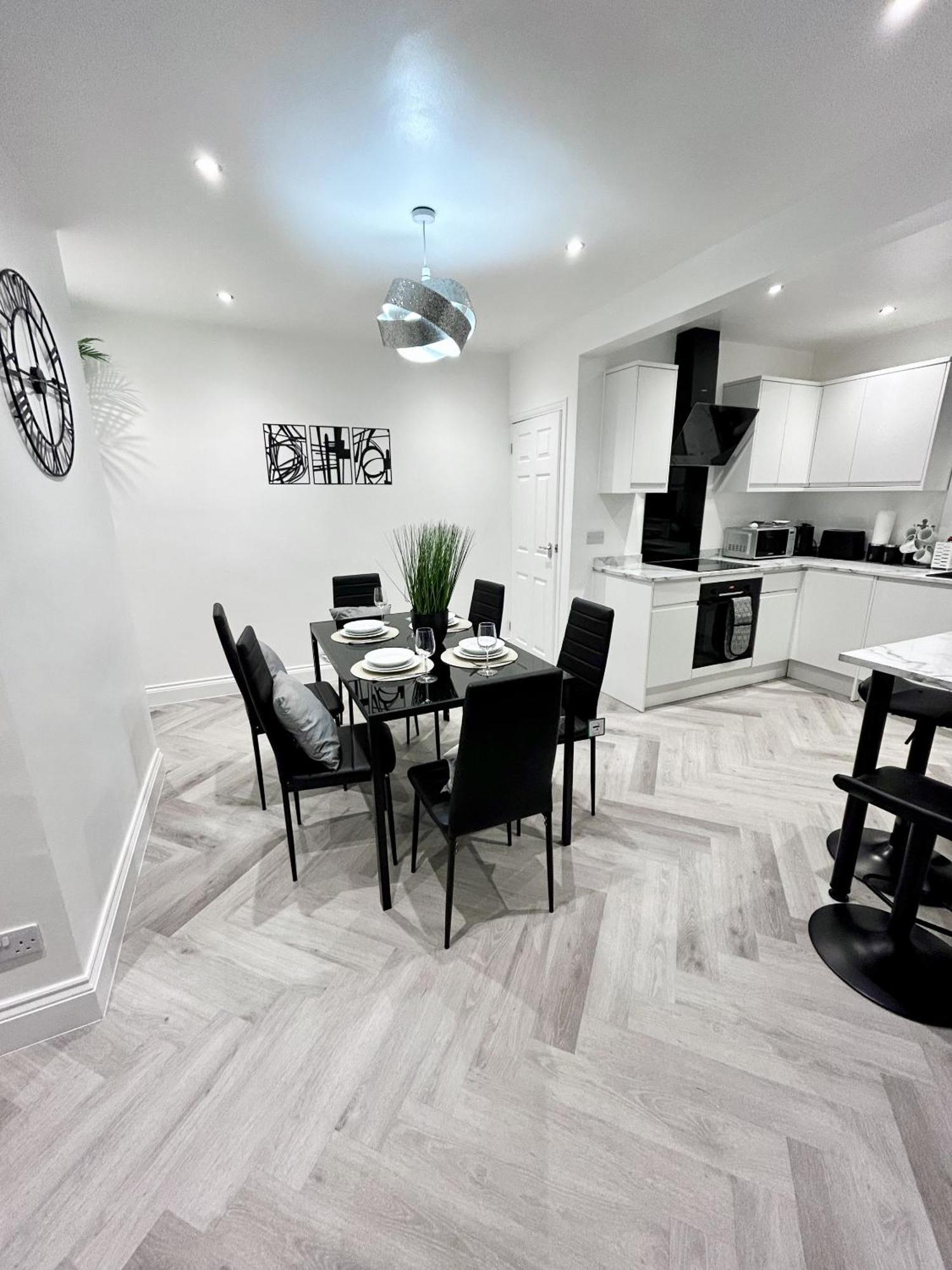 Lymer House - Stylish 3 Bedroom House In Wolverhampton Ngoại thất bức ảnh