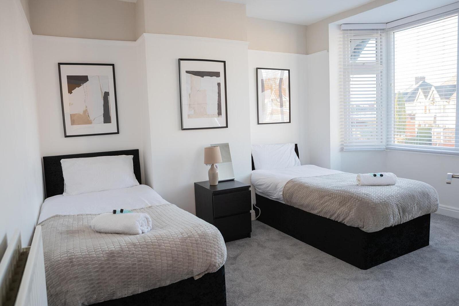 Lymer House - Stylish 3 Bedroom House In Wolverhampton Ngoại thất bức ảnh