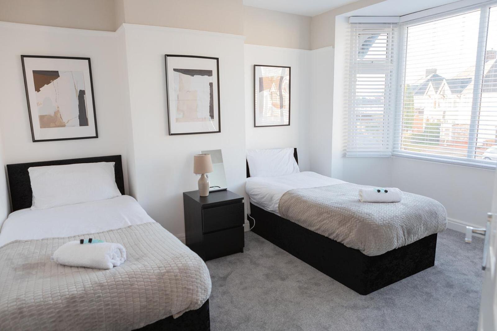 Lymer House - Stylish 3 Bedroom House In Wolverhampton Ngoại thất bức ảnh